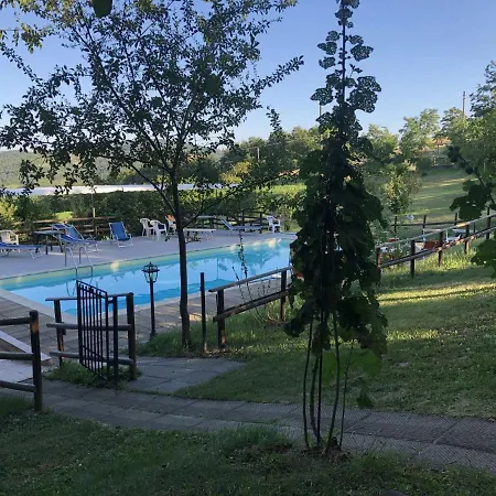 In With Pool & Casa de Férias *